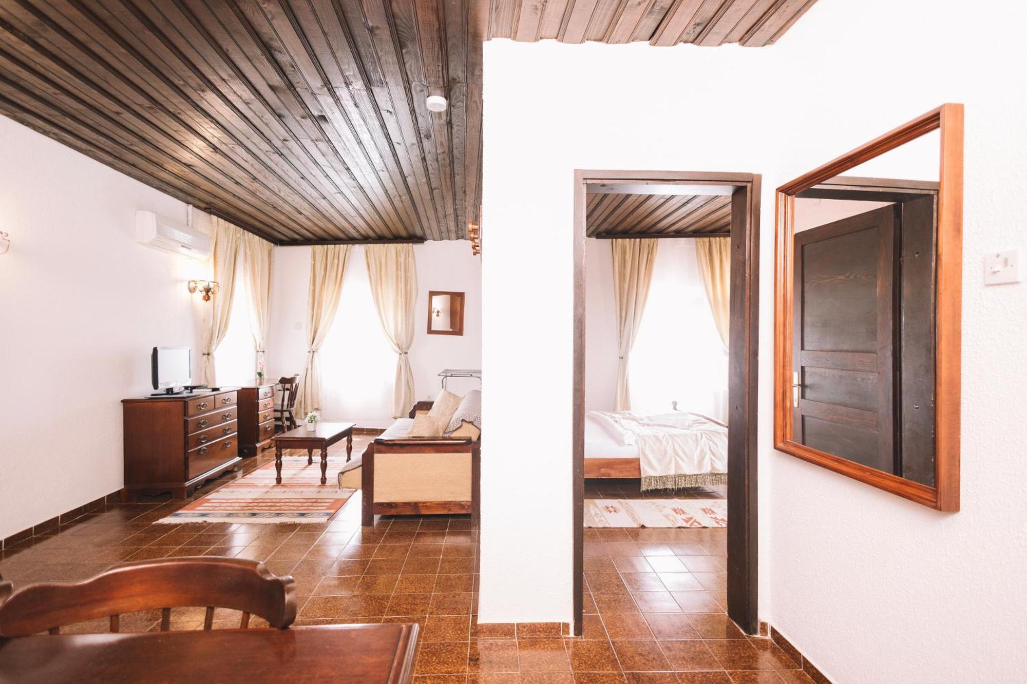 Hotel Kulla E Balshajve Ulcinj Exterior foto